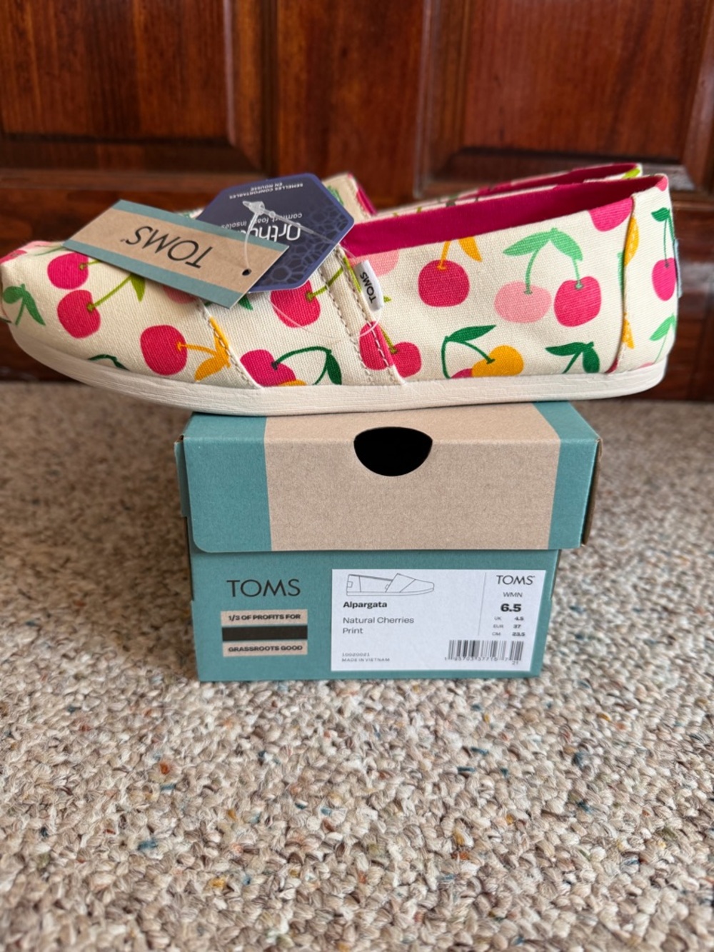 TOMS Alpargata Canvas Natural Cherry Print Slip-On NWT